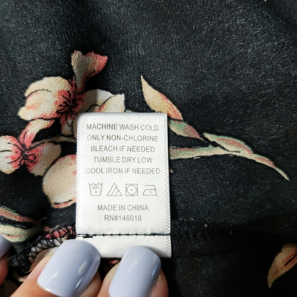 VIXBE Kimura Tie Neck Blouse size 3X - Picture 7 of 8